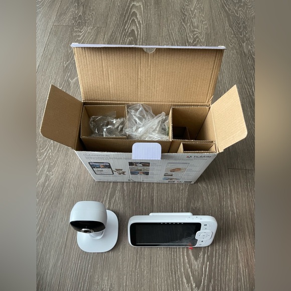 HUBBLE CONNECTED Nursery Pal Cloud 5" Smart HD Baby Monitor & Power Cables - Picture 9 of 10
